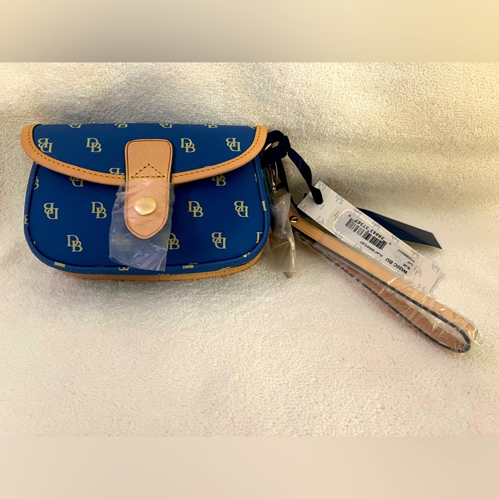 Dooney and Bourke flap wristlet
